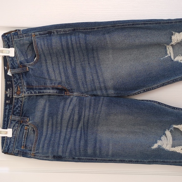 Hollister Women's High Rise Distressed Mom Denim Jeans - Picture 4 of 11